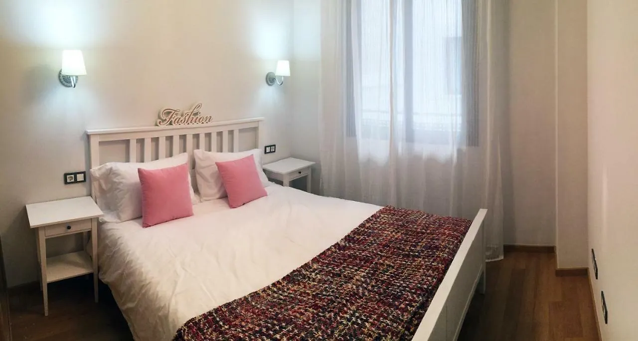 Jinetes 16, Pool, Historic Center, Free Parking, Quite Neighborhood, Ce Apartment Malaga